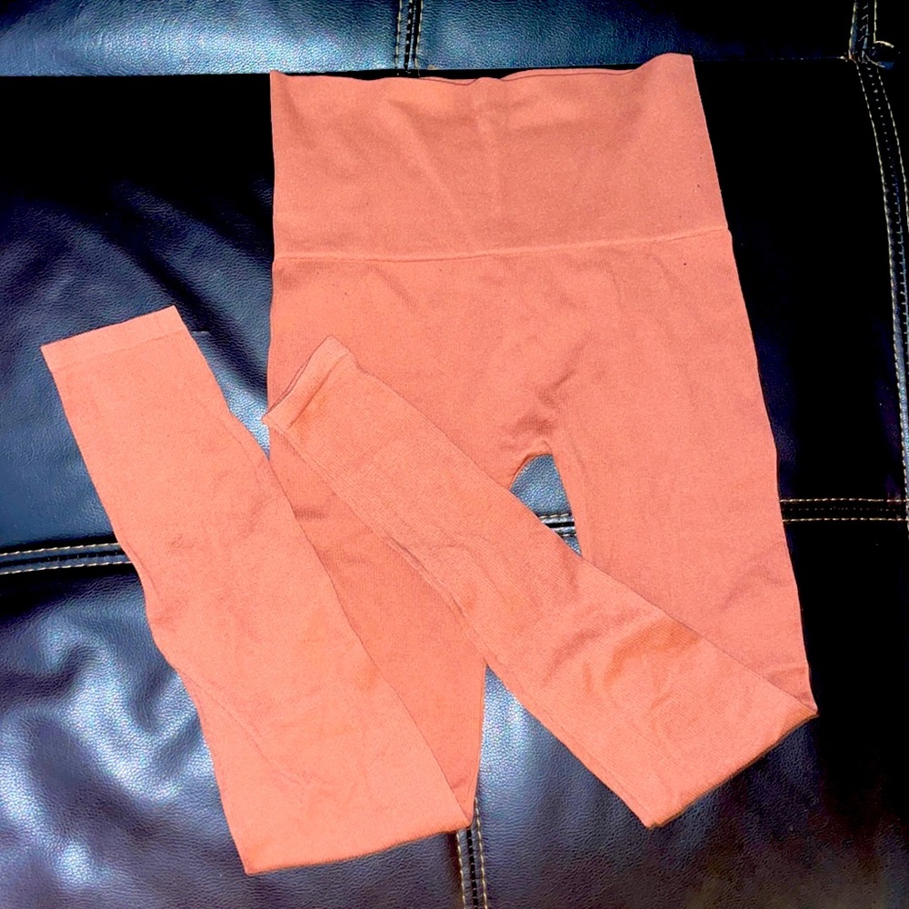 Full Length dark coral pink/orange shape wear leggings in size small